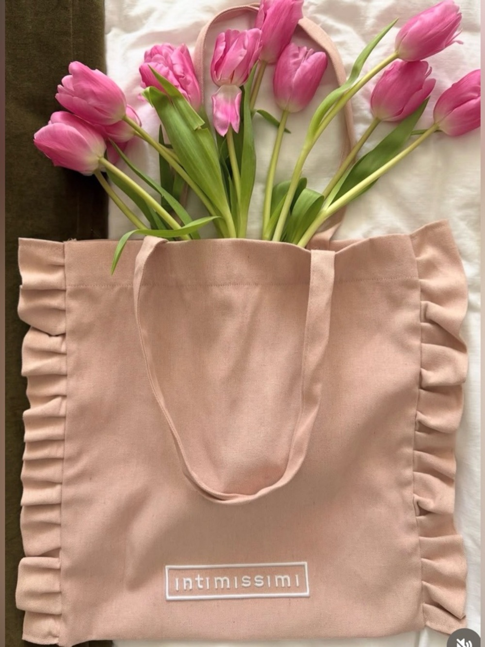 ✨ Intimissimi Ruffle Tote Bag
